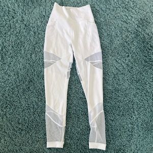 White lululemon leggings